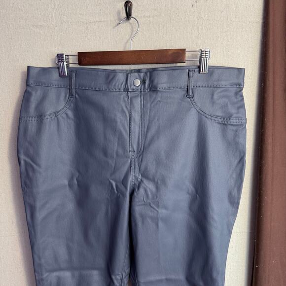 Time and Tru Women's Pants Size XL 16 18 Gray Faux Leather NWOT Leggings - Picture 2 of 11